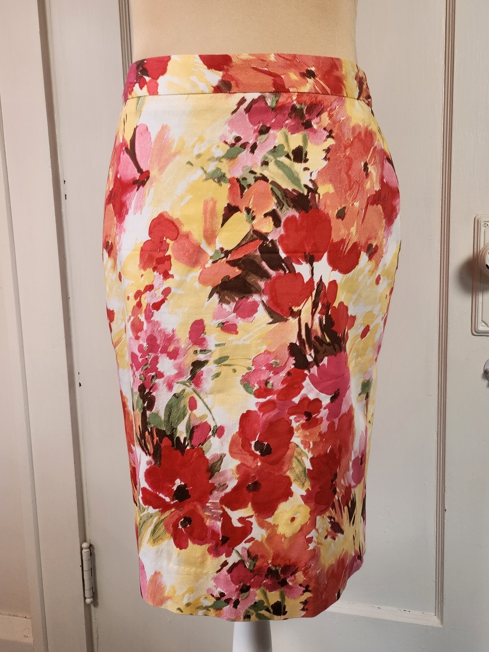 Charter Club Floral Pencil Skirt in Red, Pink & Yellow Sz 10